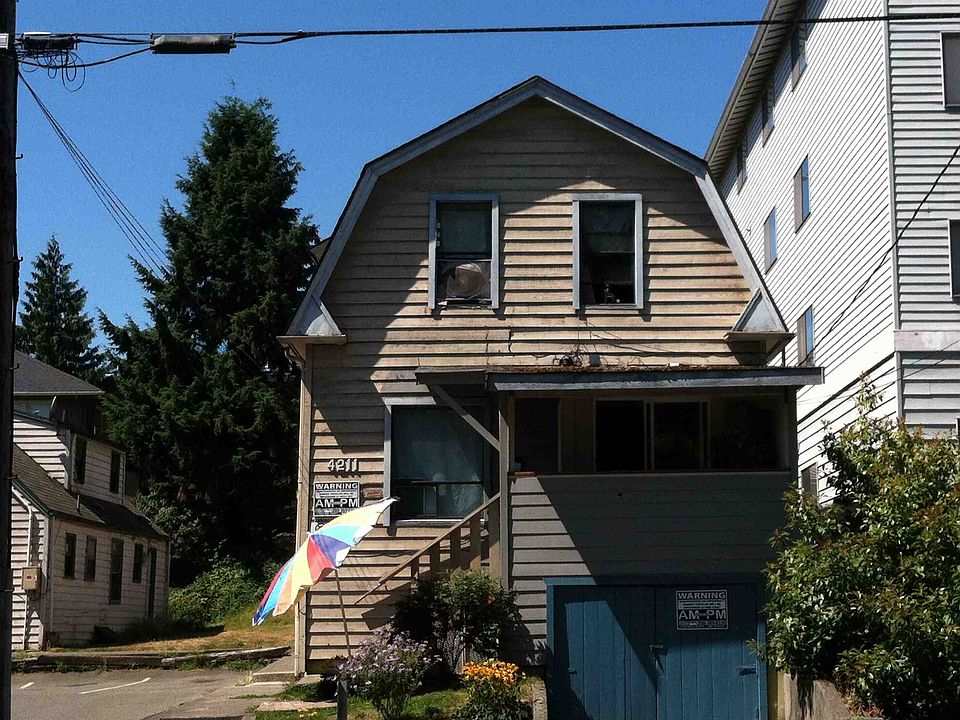 1st image of 4211 7th Ave NE