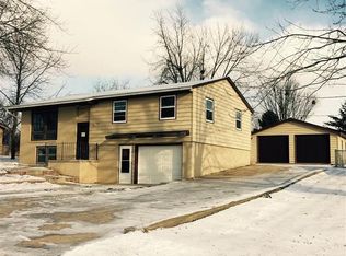 124 S 5th Ave, Brandon, SD 57005