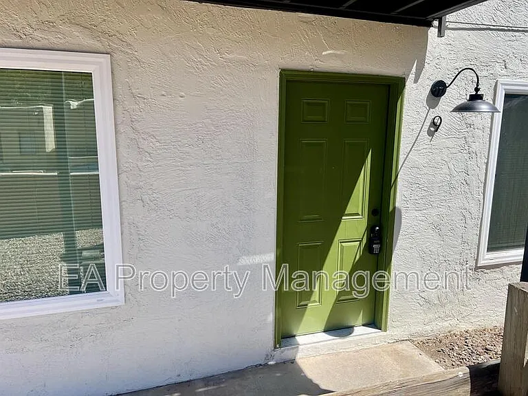 1320 Martin Luther King Ave NE #9 — Photo 2