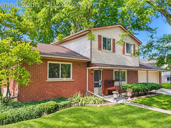 24187 S Duncan Cir, Farmington Hills, MI 48336