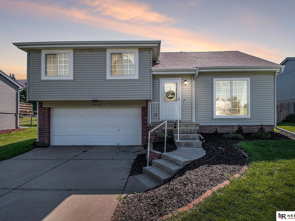 1st image of 1009 Mesa Cir