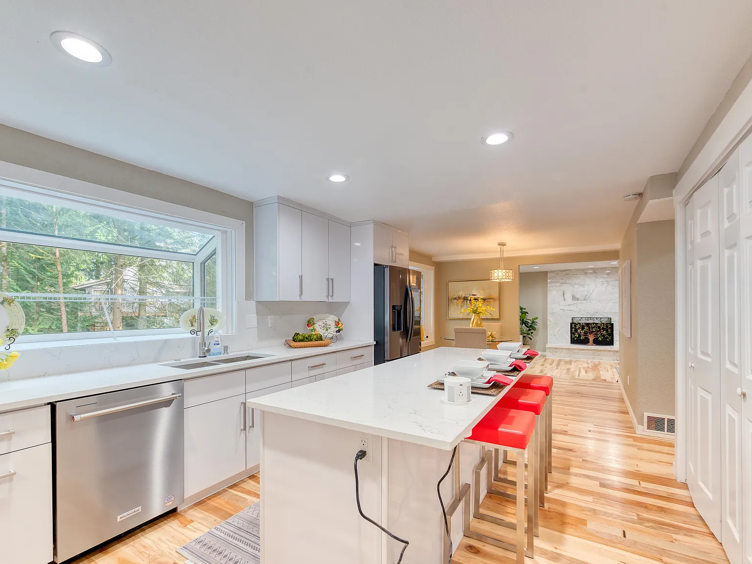 4 bed, $4,750 — Photo 3