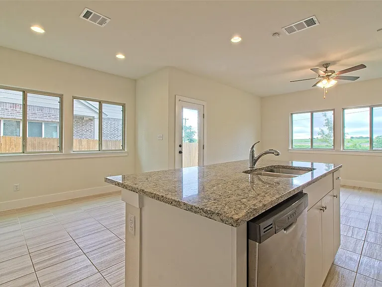 555 White Steppe Way — Photo 11