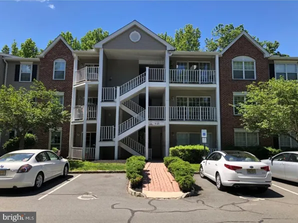 12 Cheverny Ct, Hamilton, NJ 08619