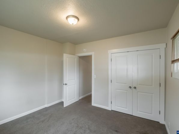 salem-oregon-448719398 picture