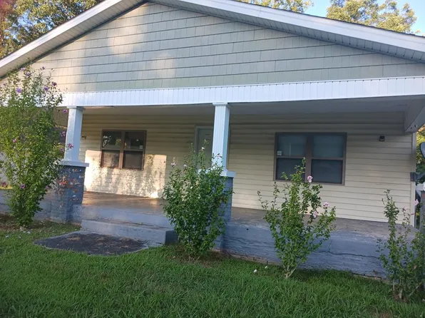 182 N Forrest Ave, Camden, TN 38320