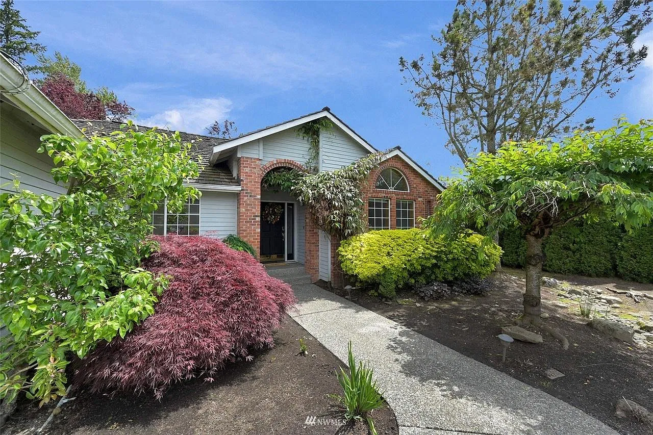 18203 Bellflower Rd — Photo 3