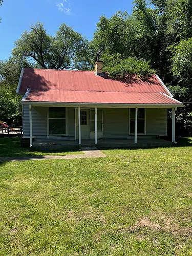 1341 Veterans Pkwy Photo 1