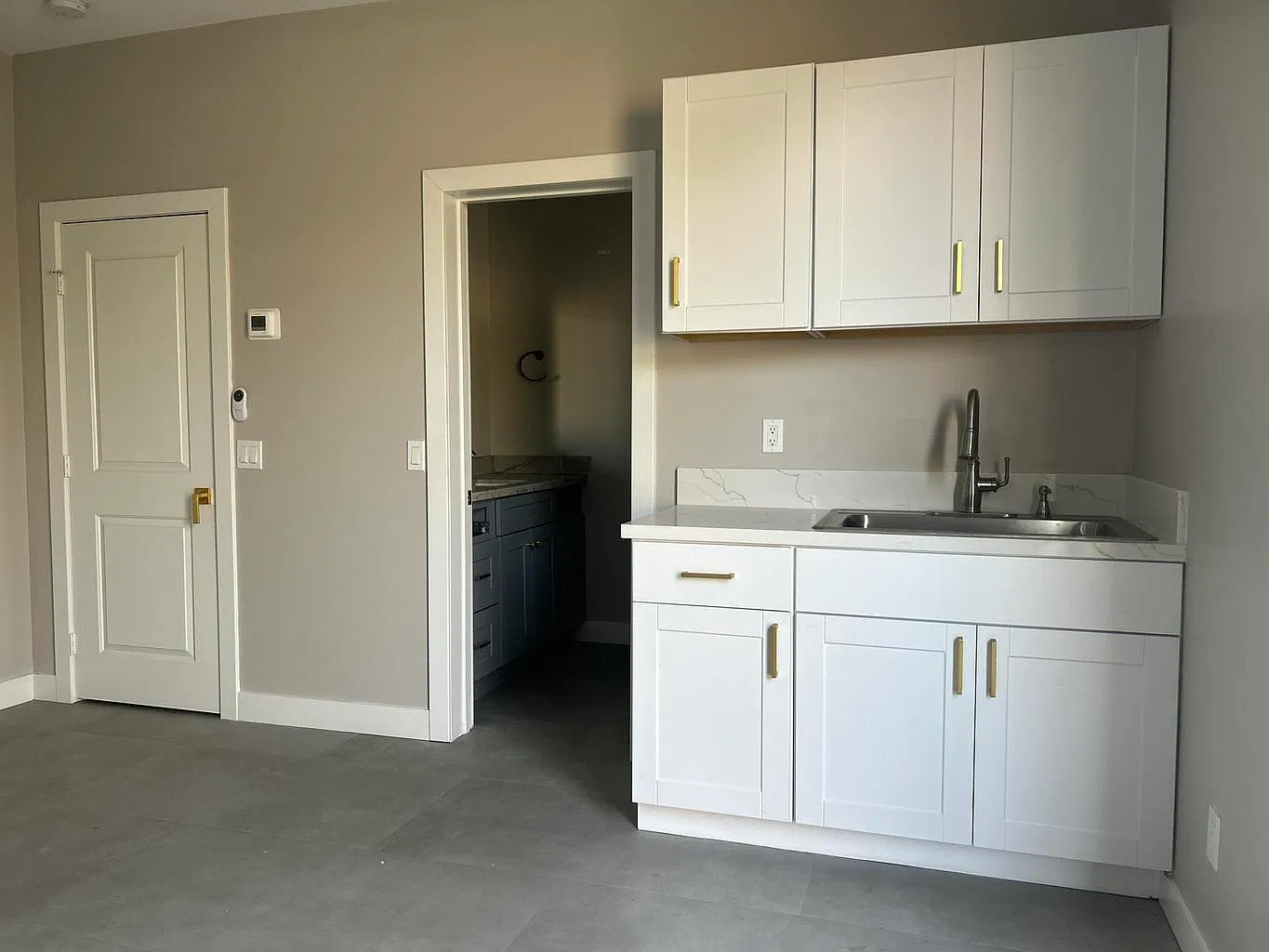 4 bed, 1900 sqft, $1,300 — Photo 1