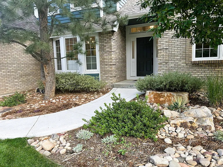 1035 Ashford Ct — Photo 3
