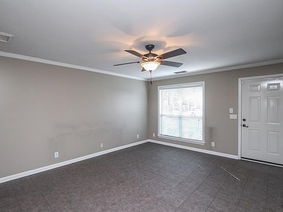 3rd image of 1821 Thomas Ct