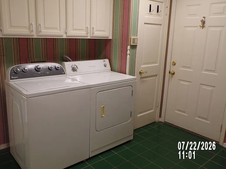 802 NW Seaton Pl — Photo 8