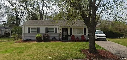 770 Lexington Park photo 1
