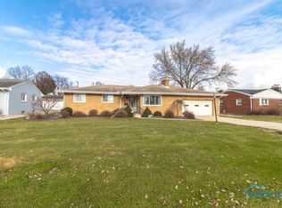 3445 Fleitz Dr, Oregon, OH 43616