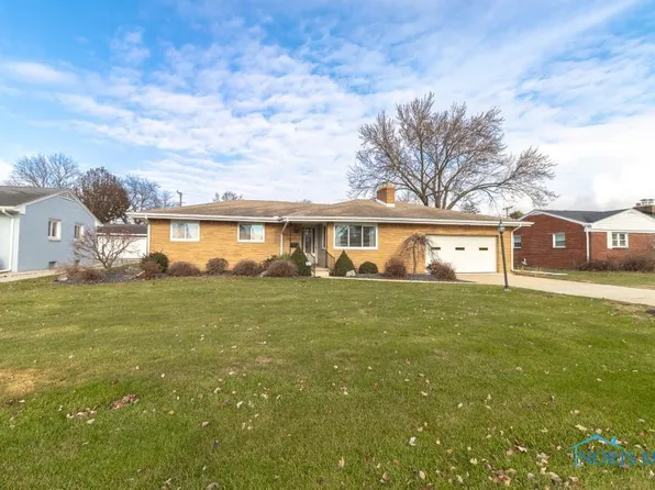 3445 Fleitz Dr, Oregon, OH 43616