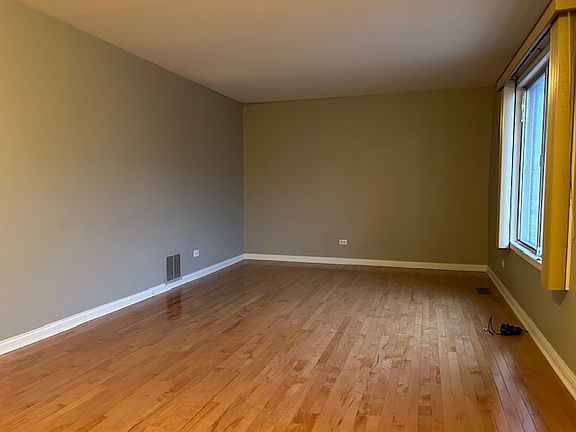 2nd image of 11 Scarlet Hawthorn Pl #11