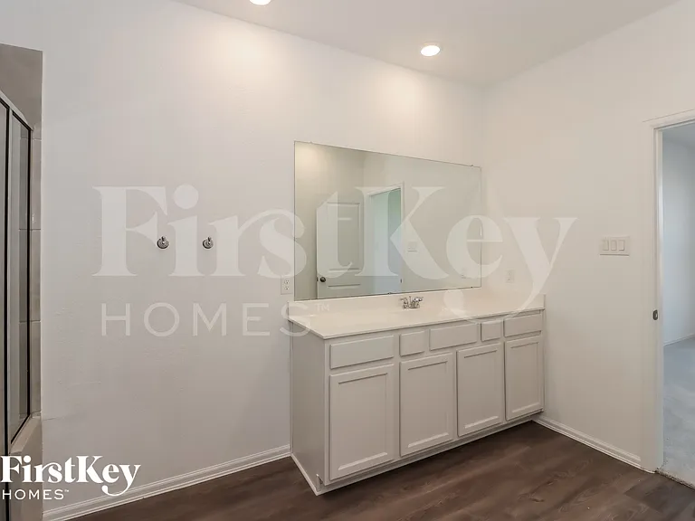 7307 Hillside Ave — Photo 13