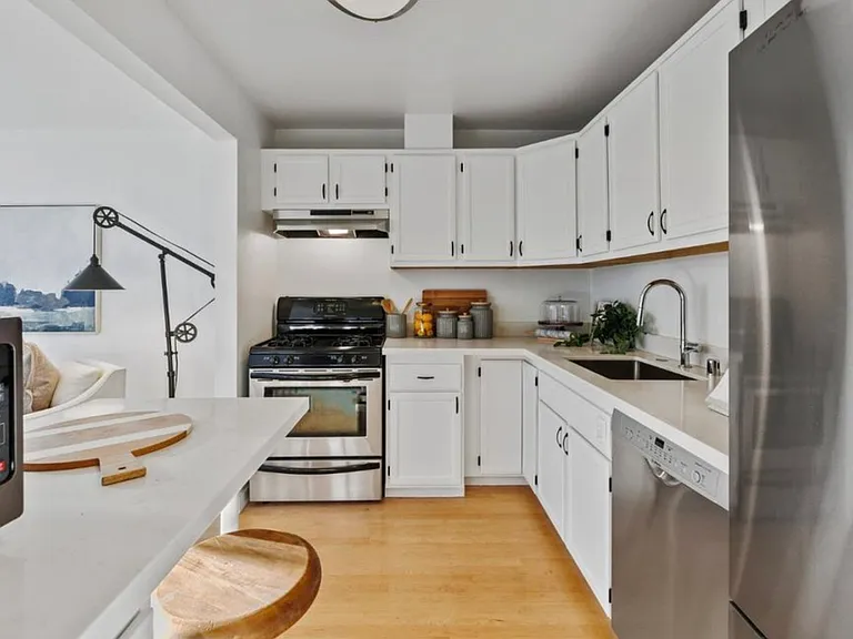 608 Peralta Ave — Photo 2