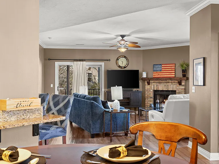 106 Oxford Dr #8 — Photo 12