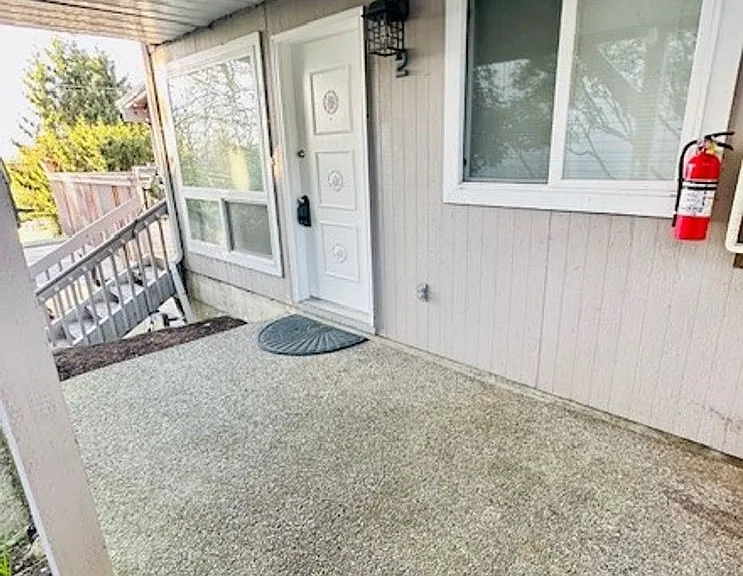 11211 NE 68th Street — Photo 18