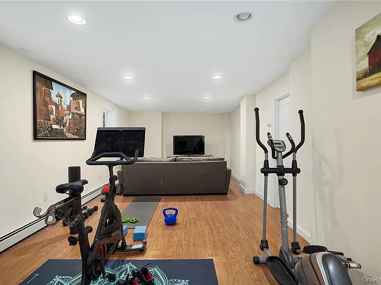 30 Palmer Ln — Photo 16