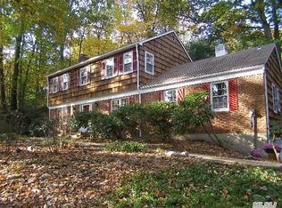 42 Turkey Ln, Cold Spring Harbor, NY 11724