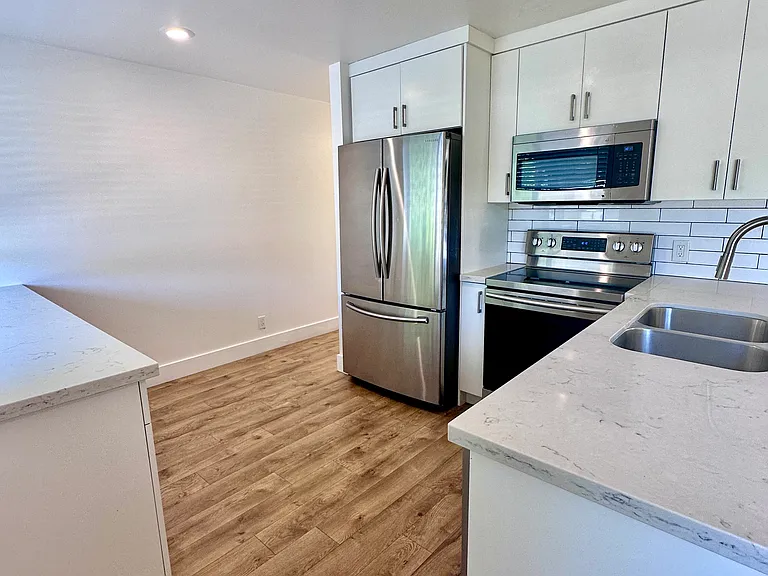 1415 E Murphys Ln #B — Photo 16