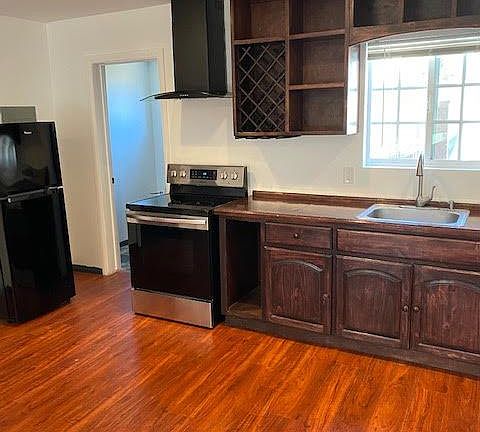 2nd image of 4571 36th St