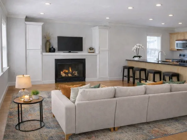 11 Whitney St #11, Chestnut Hill, MA 02467