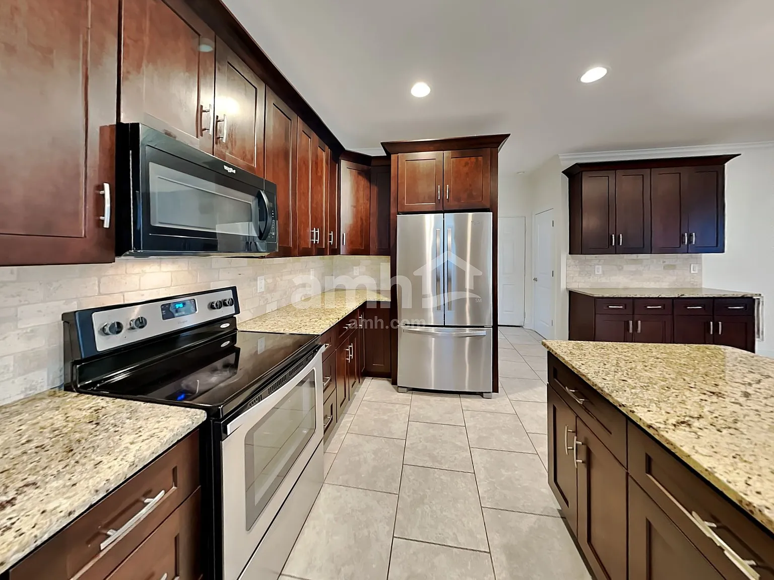 4 bed, 2.5 bath, 2754 sqft, $2,545 — Photo 3