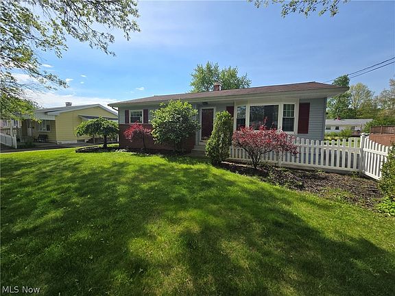 2nd image of 3923 Lake Rd