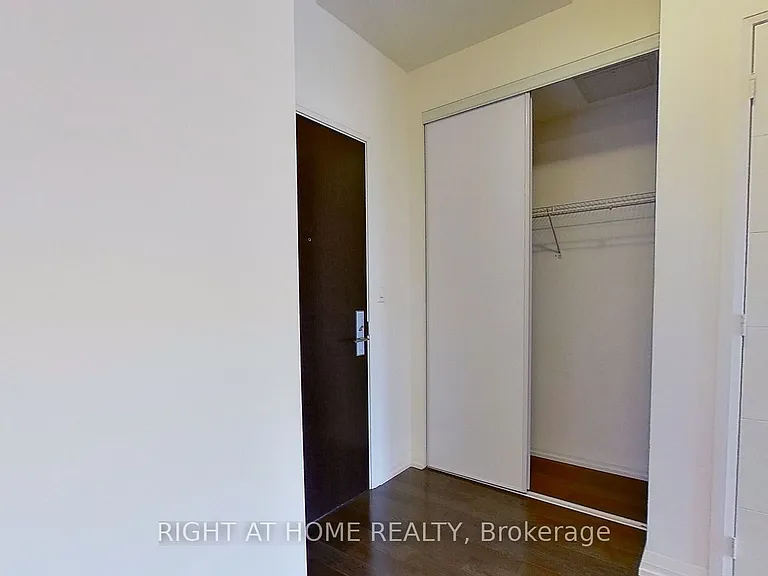 460 Adelaide St E #1123 — Photo 16