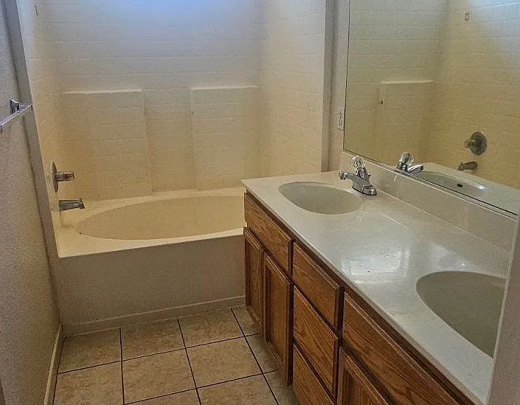 1981 Gordon Verner Cir — Photo 22