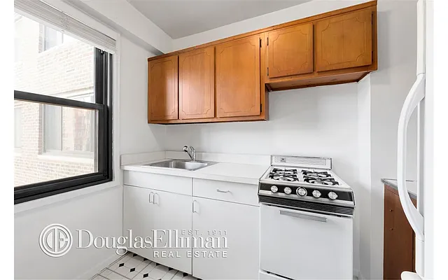 Sold by Douglas Elliman | media 2
