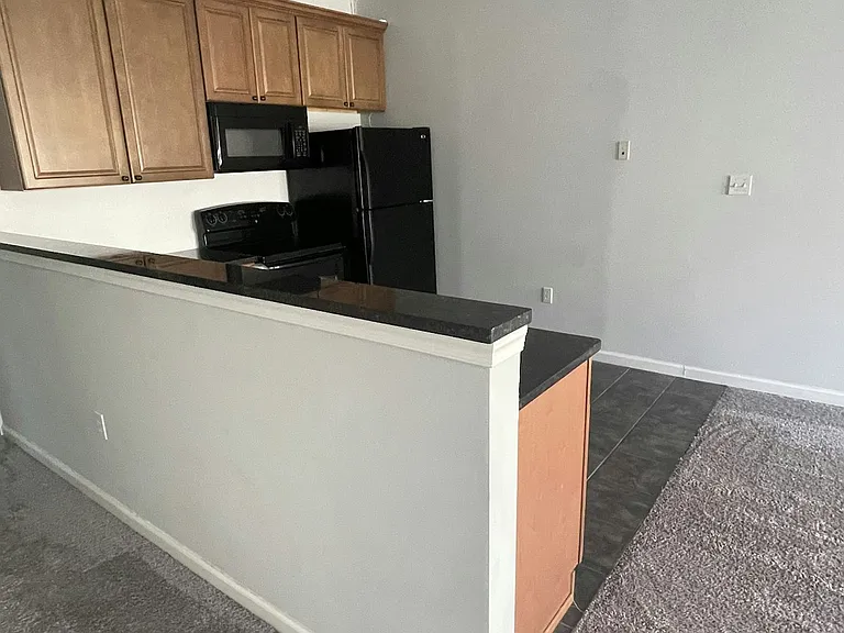 318 W Main St #4 — Photo 2