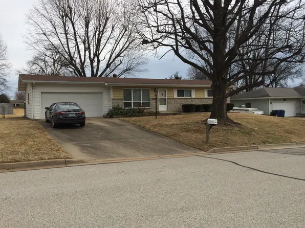 118 Connie Dr, Saint Charles, MO 63301
