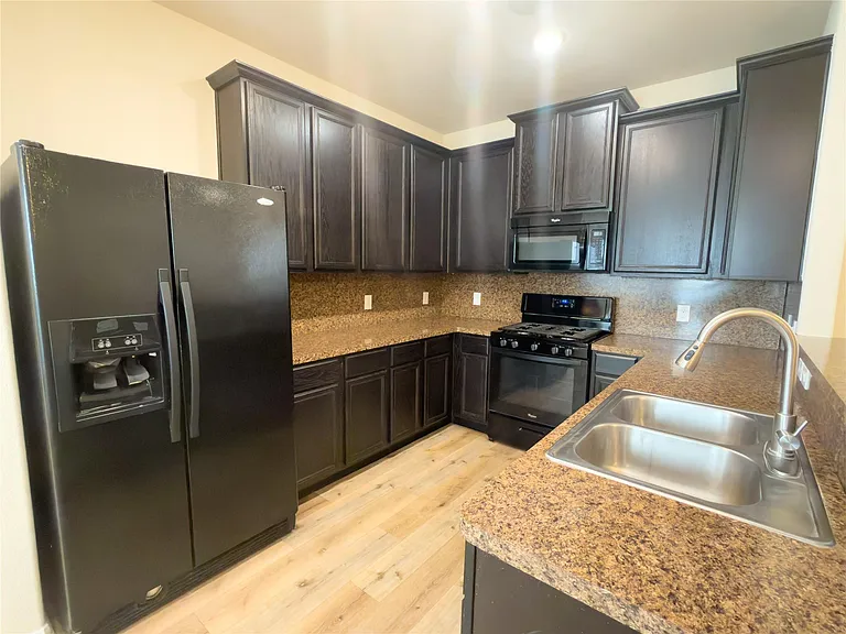 17035 Amarose Dr — Photo 12