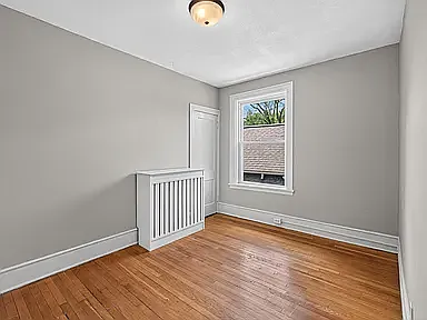 4 bed, 2400 sqft, $2,600 — Photo 2