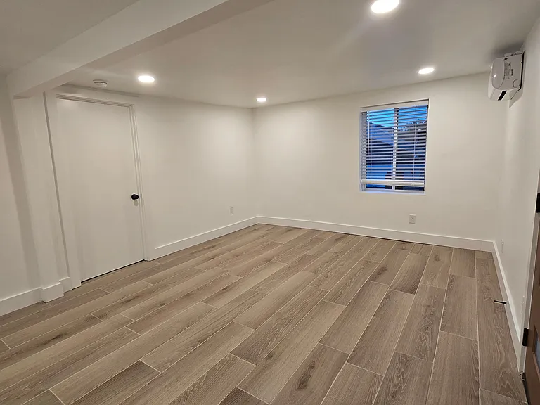 1 bed, 1.0 bath, $1,100 — Photo 12