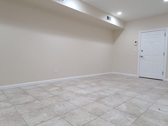 5th image of 39 Mineola Blvd APT Lla
