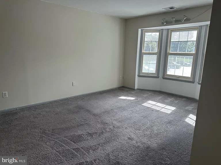 128 Andover Pl — Photo 3