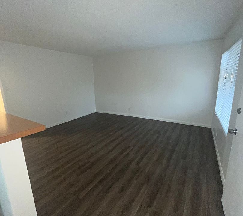 1st image of 816 W Walnut Ave #820-4