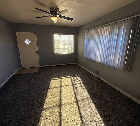 5th image of 601 N Swan Rd