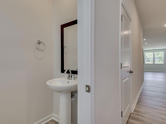 5th image of 713 Miller Tree Way