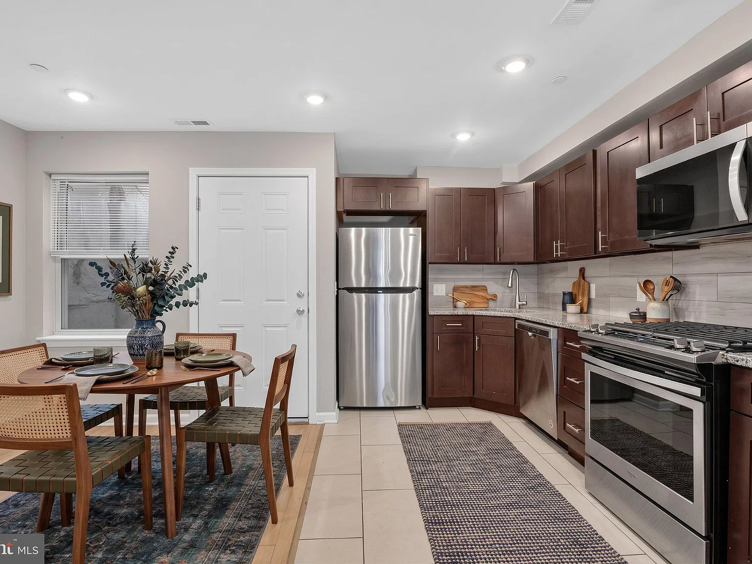 2 bed, 2.5 bath, $1,475 — Photo 2