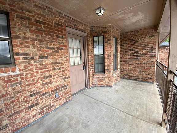 3rd image of 1214 Townsend Ave APT 106