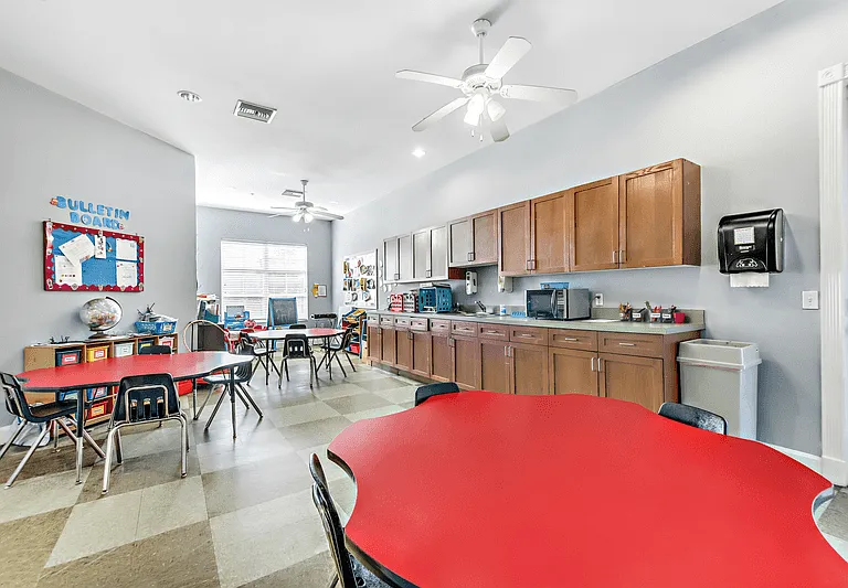 Avalon Reserve Apartments — Photo 10