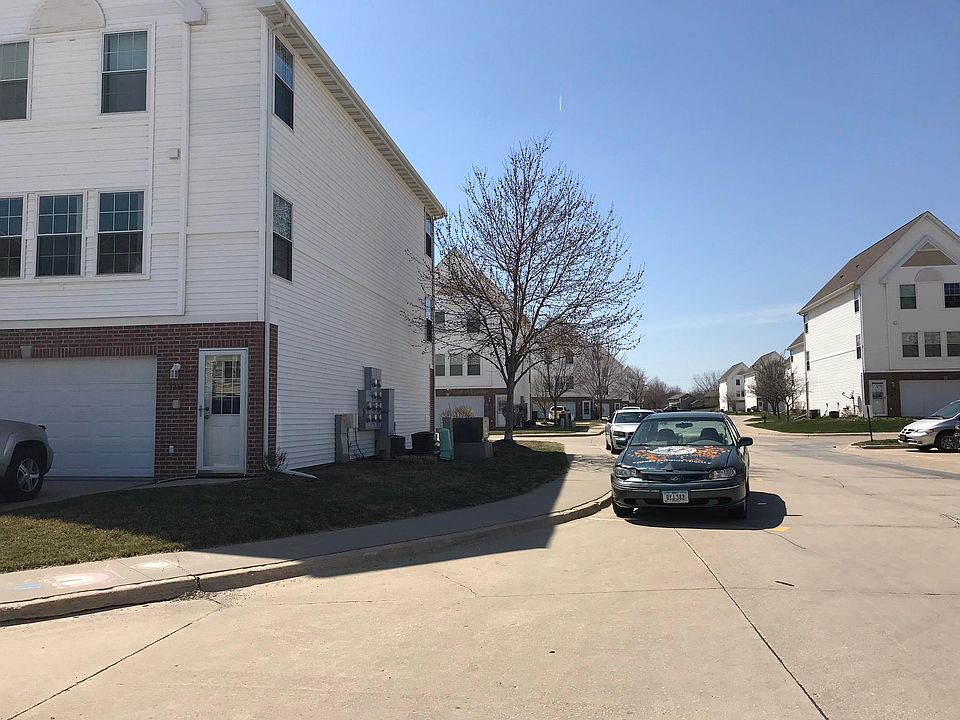 Nice end unit with street parking as well. And guest parking