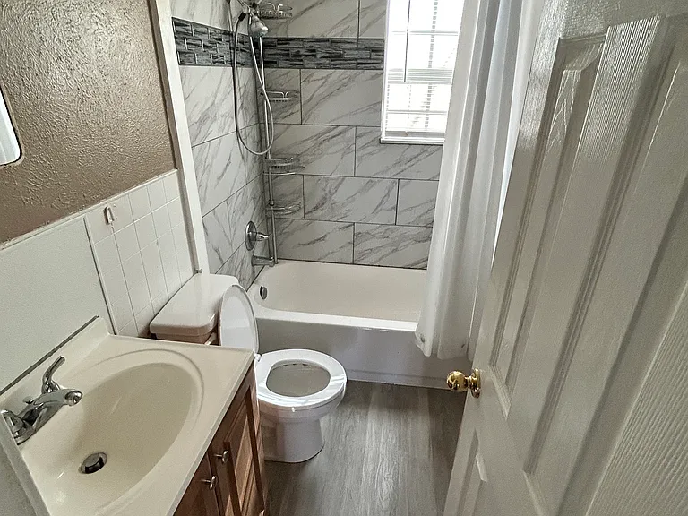 712 Sutton Dr #712 — Photo 6