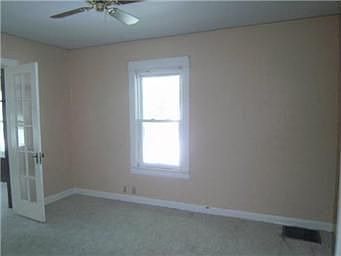 4th image of 318 W Southside Blvd